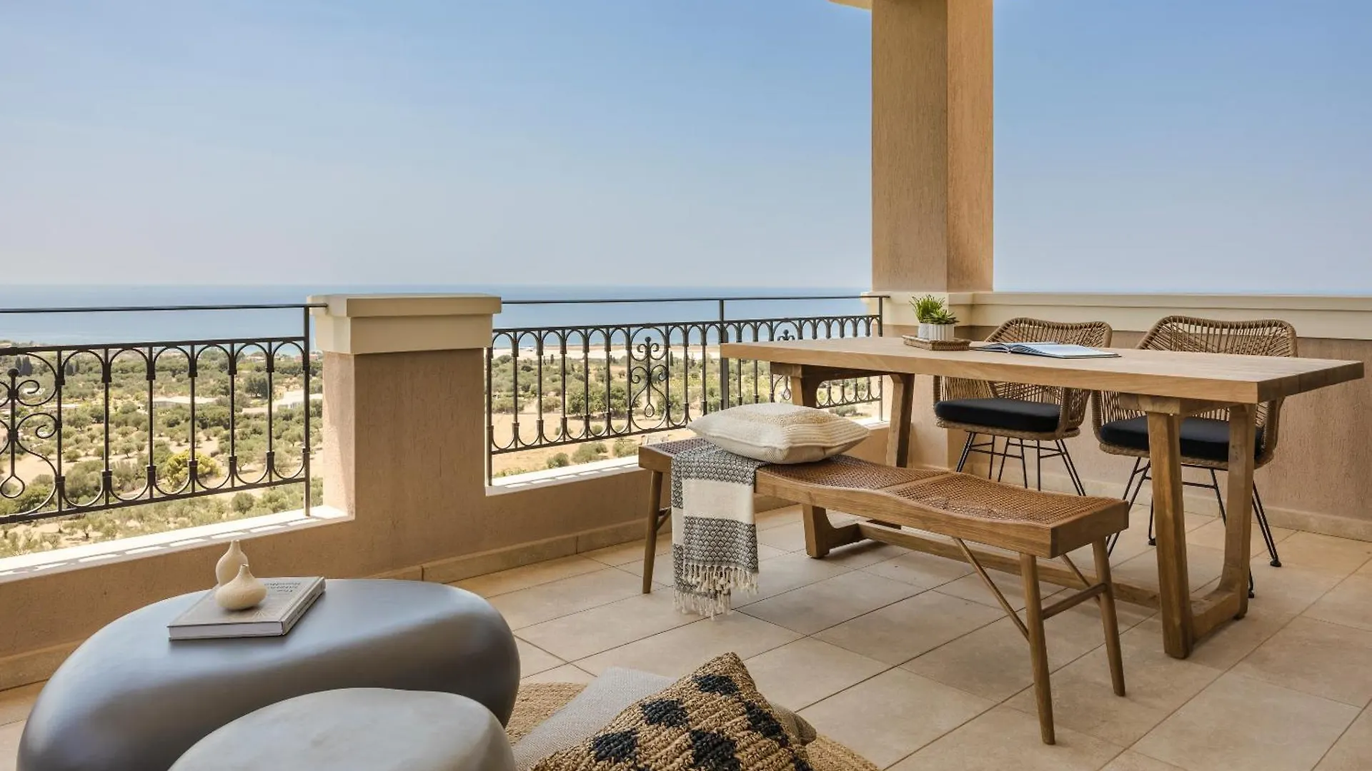Alma Luxury Suites Svoronata Apartment